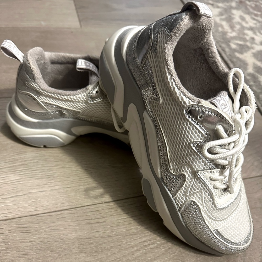 GIANI BERNINI SNEAKERS WITH BLING
